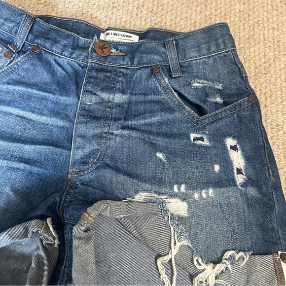 One by one teaspoon Hawks relaxed fit high rise twisted cuff hem size 28 shorts - Picture 2 of 7